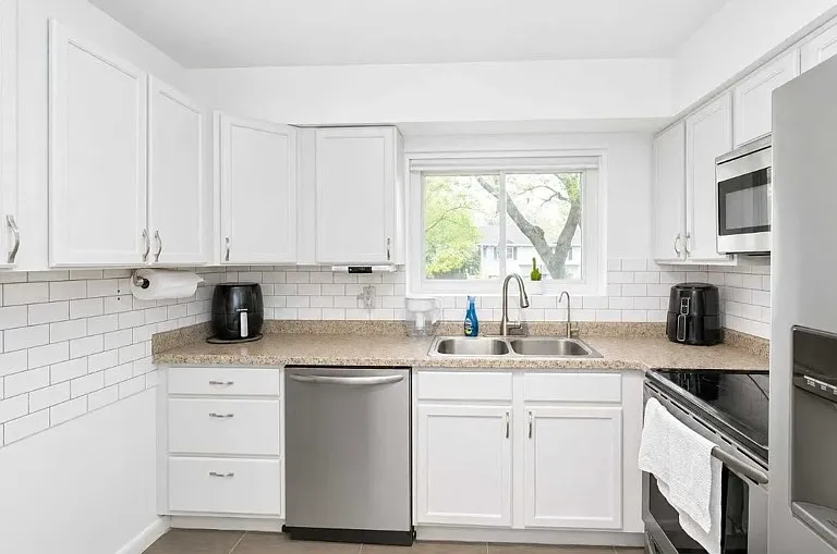 268 N Carter St #201 — Photo 1
