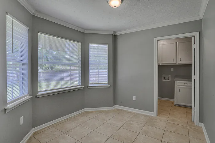 211 Oak Brook Dr — Photo 7