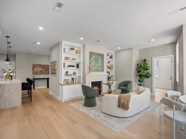 106-108 Bunker Hill St #4P, Charlestown, MA 02129