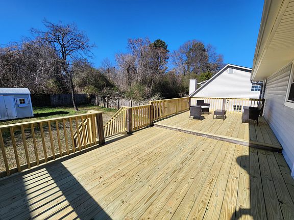 Large Sunny Deck and Yard