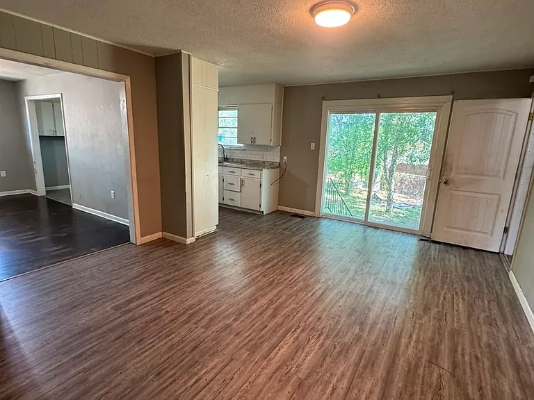 9712 Cerelle Dr — Photo 3