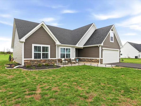 33 Ancient Oaks Ct, Charles Town, WV 25414