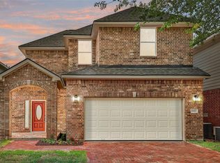 7687 Ameswood Rd, Houston, TX 77095