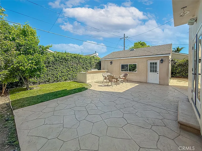 5960 Balcom Ave — Photo 58