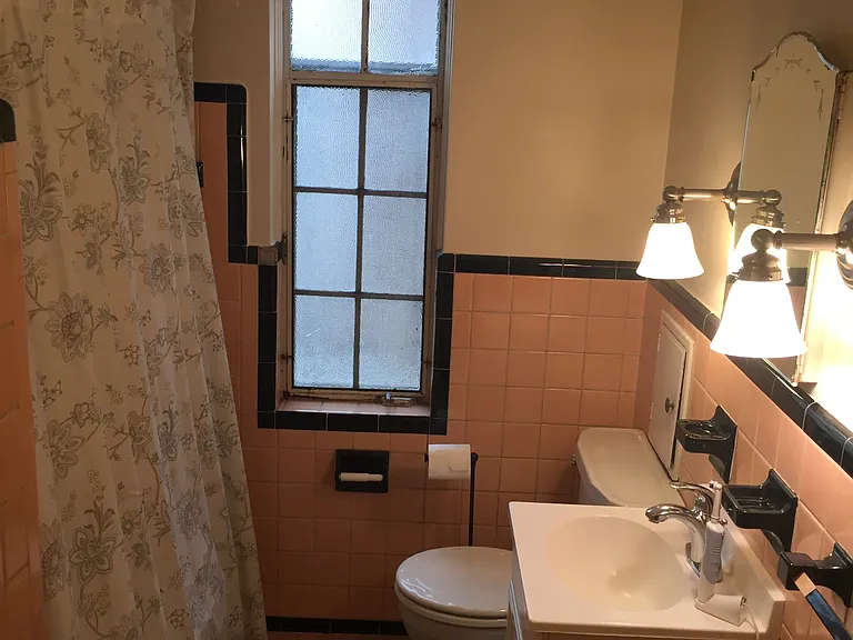 433 Madison St — Photo 5