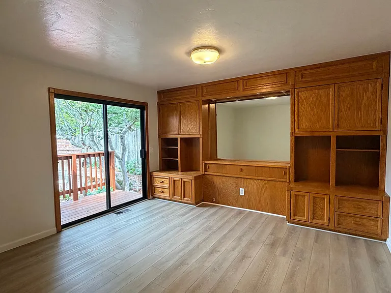 922 Maple St — Photo 34