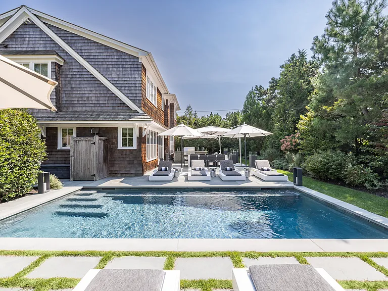 40 Gardiner Dr — Photo 2
