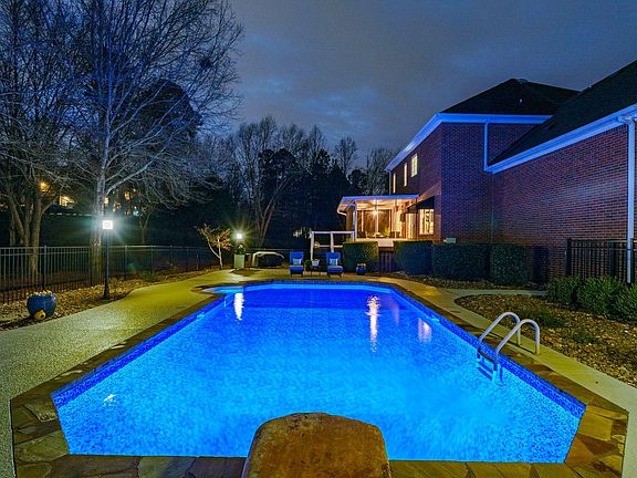 3rd image of 644 Deerwood Way