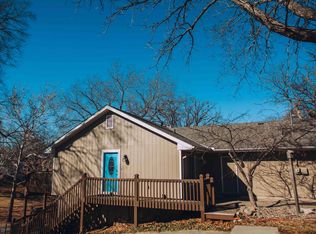 1045 NW South Shore Dr, Kansas City, MO 64151