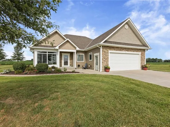24496 Pleasant Valley Rd, Wellsville, KS 66092