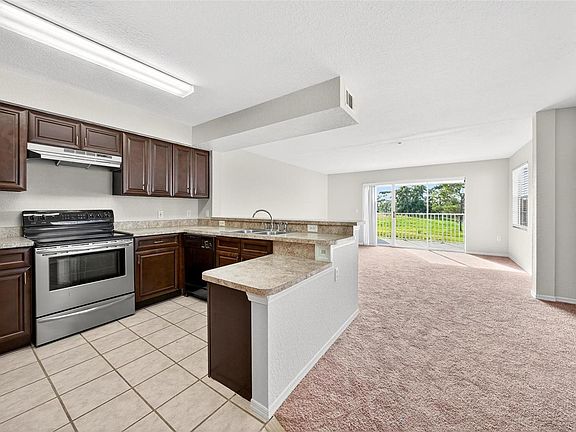 4th image of 13917 Fairway Island Dr Unit S