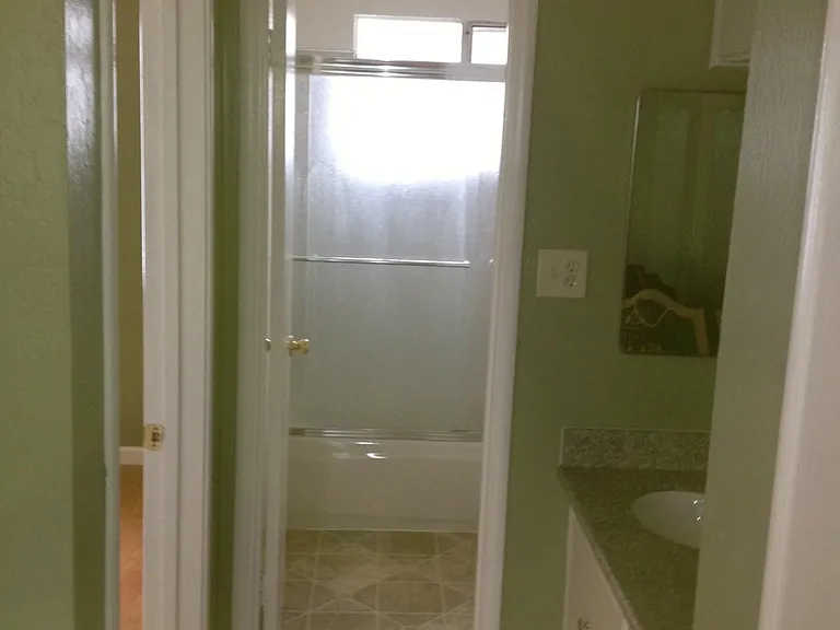 1729 G St #20 — Photo 11