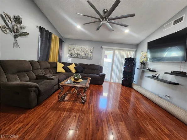 204 Sacramento Dr, Las Vegas, NV 89110