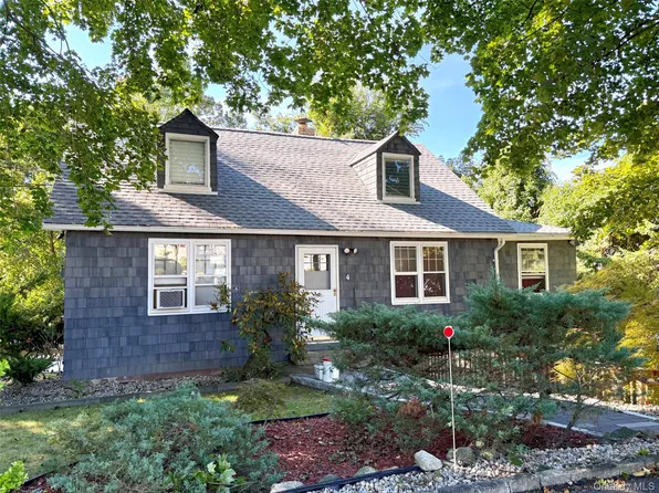 4 W Livingston Street, Valhalla, NY 10595