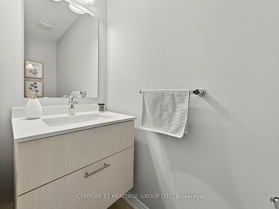 5th image of 6 Mel Irving Dr