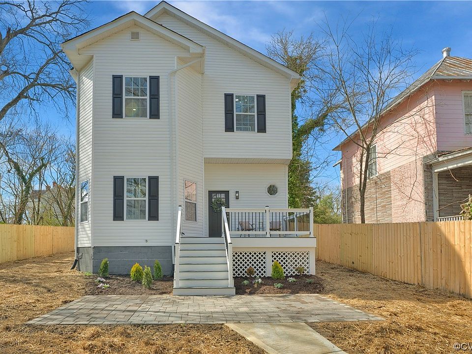 1st image of 2210 Monteiro Ave