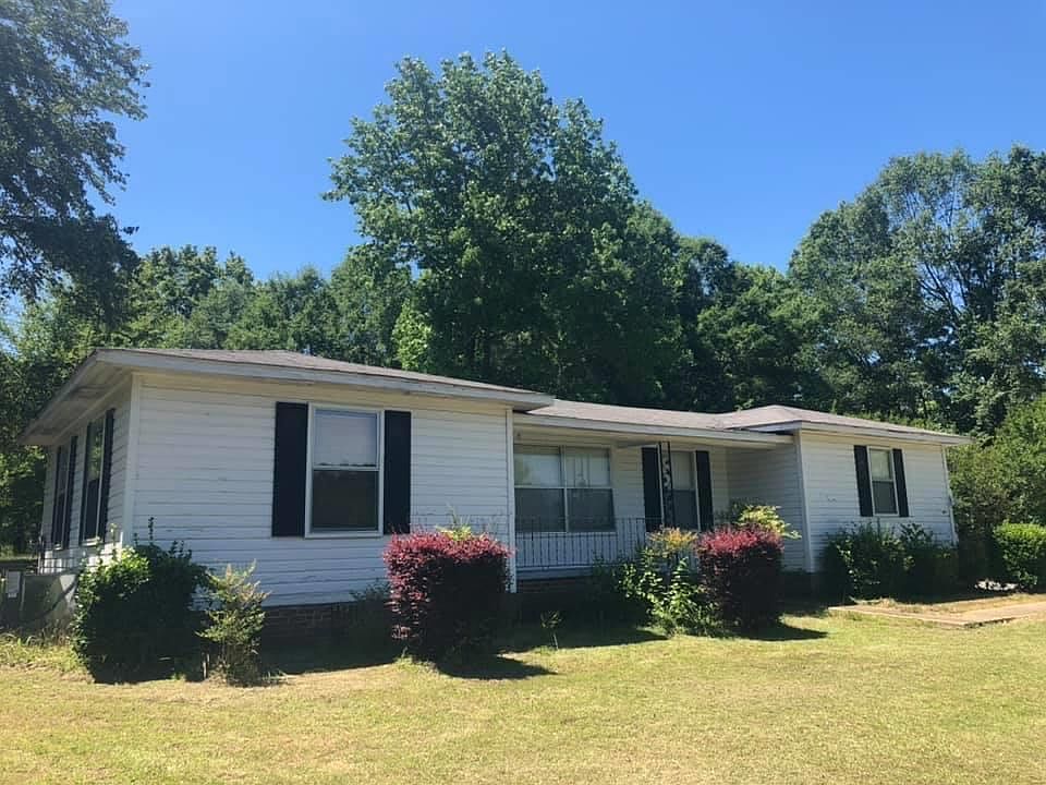 1st image of 300 Robertson Cir
