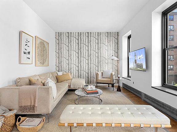 4th image of 422 W 20th St #2H-2