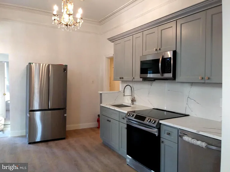 317 N 33rd St #1 — Photo 6