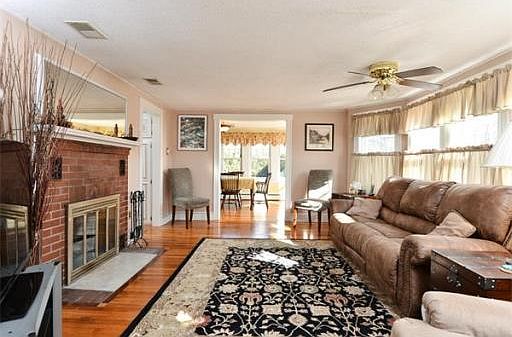3rd image of 35 Clapp Ave