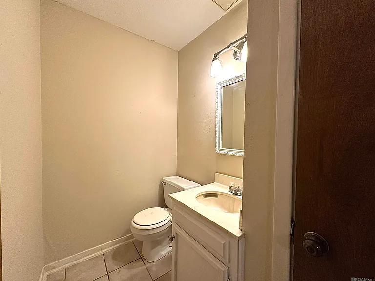 15855 S Sunderland Ave — Photo 7