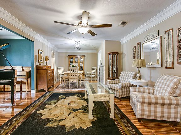 2nd image of 3302 Sierra Ct