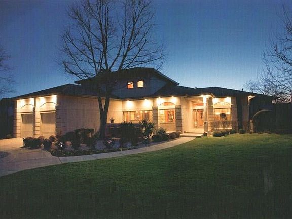 2nd image of 83 W Champions Blvd