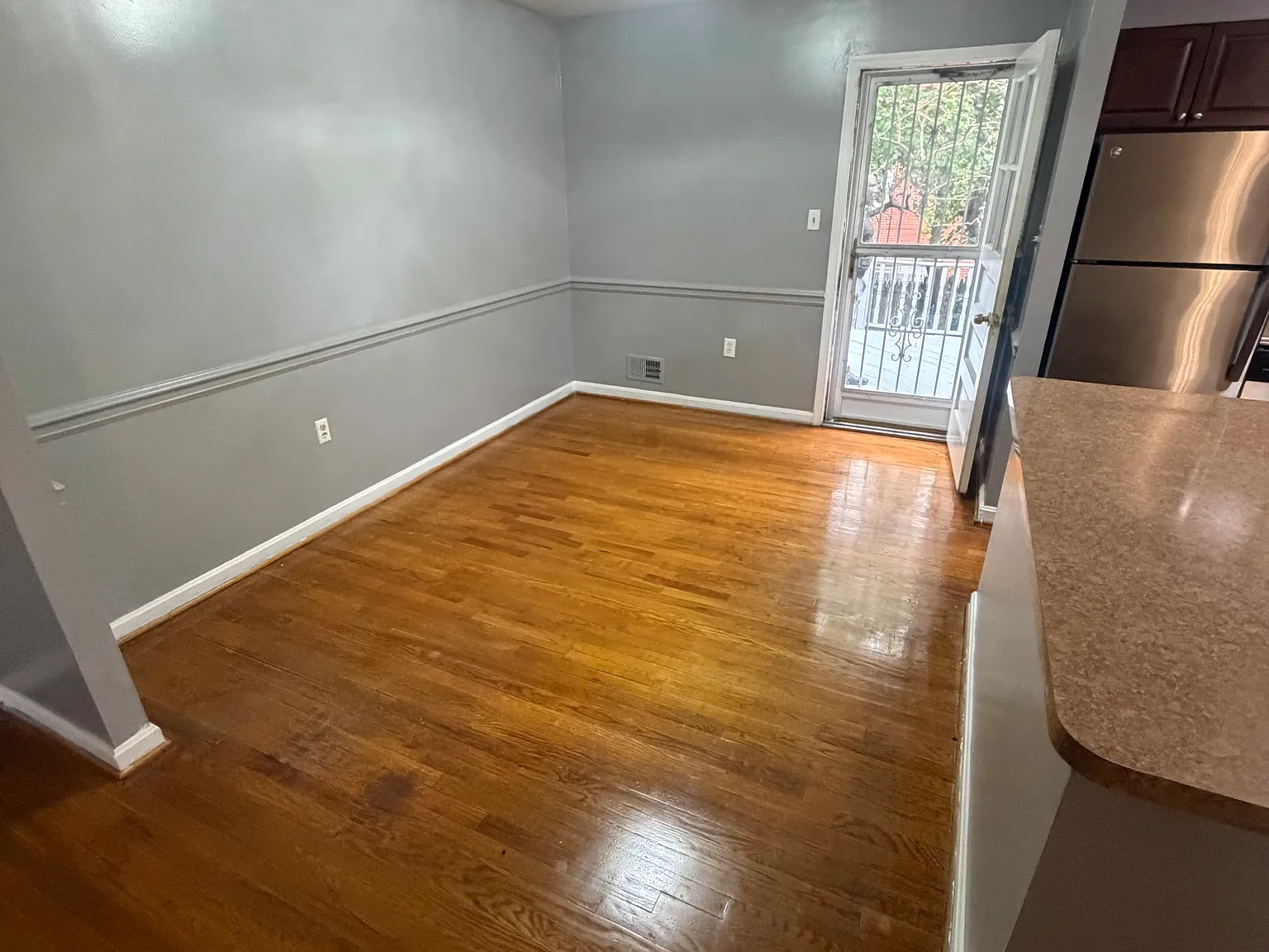 5 bed, 1215 sqft, $3,500 — Photo 3