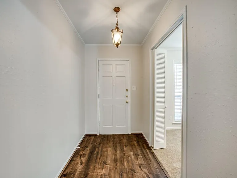 14219 Piping Rock Ln — Photo 3