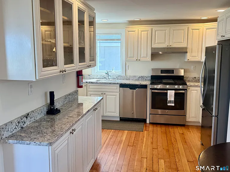 75 Milford Point Rd — Photo 7