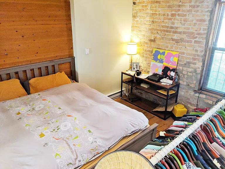 2129 W Le Moyne St #COACH HOUSE — Photo 4