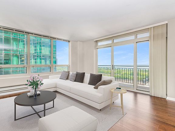 2nd image of 1111 S Wabash Ave APT 1704