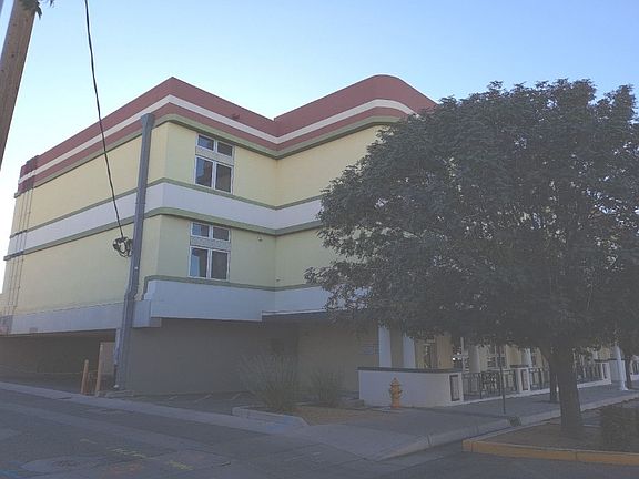 3rd image of 110 Richmond Dr SE Unit 203