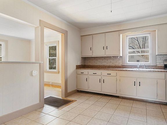 Eat in Kitchen