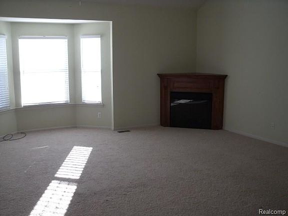 3rd image of 41570 Hamlet Ln #1