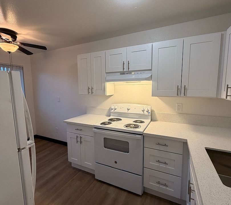 1st image of 9008 NE Hassalo St #B
