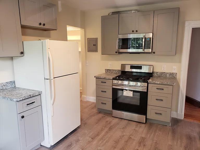 177 Lakeview Ave #2 — Photo 2
