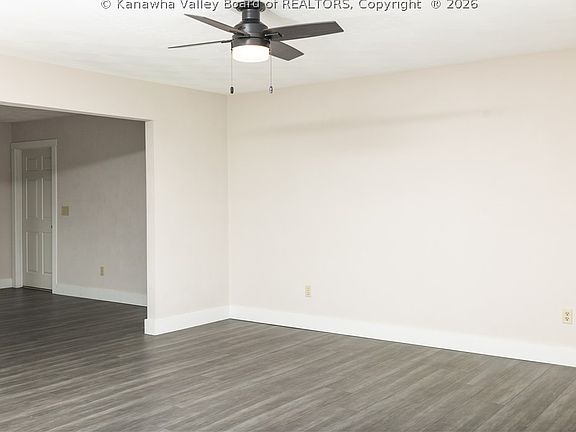 4th image of 107 Woodbend Cv