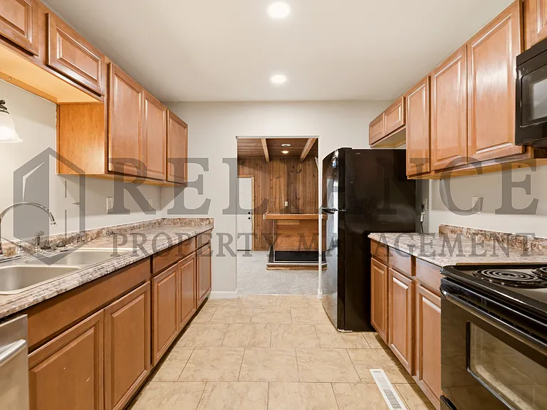 3123 W Douglas Ave — Photo 24