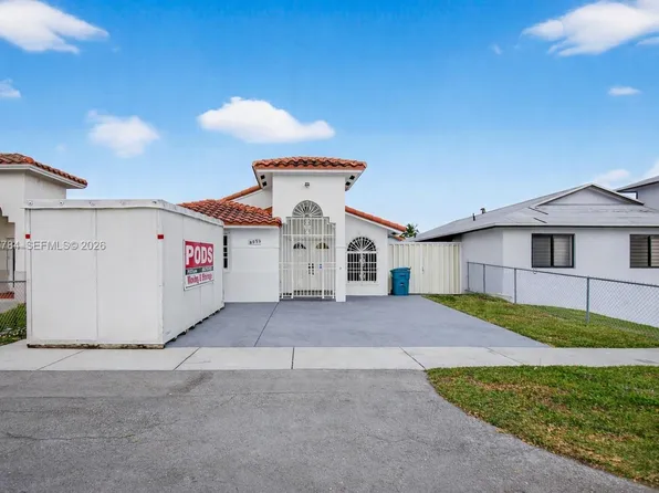 8859 NW 110th Ln, Hialeah Gardens, FL 33018