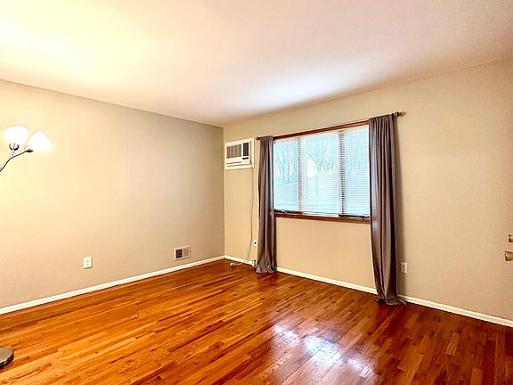 4th image of 40 Mason Blvd Floor 1