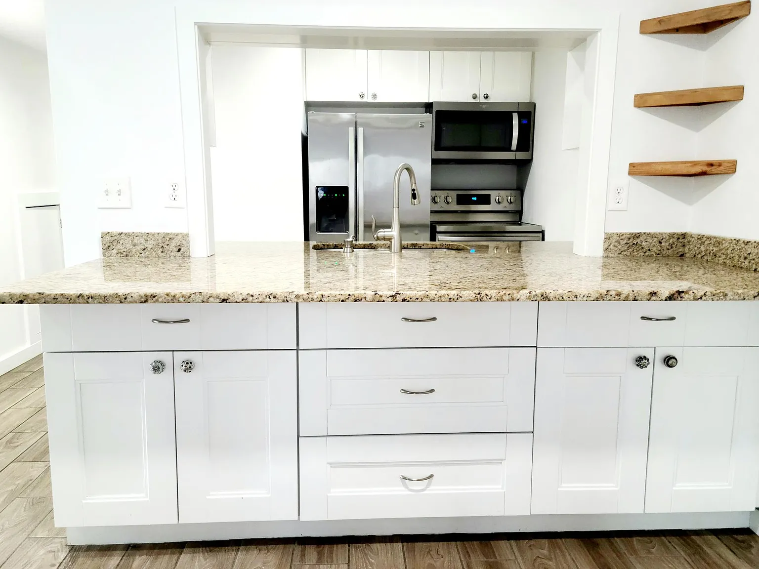 3 bed, 1408 sqft, $4,750 — Photo 4