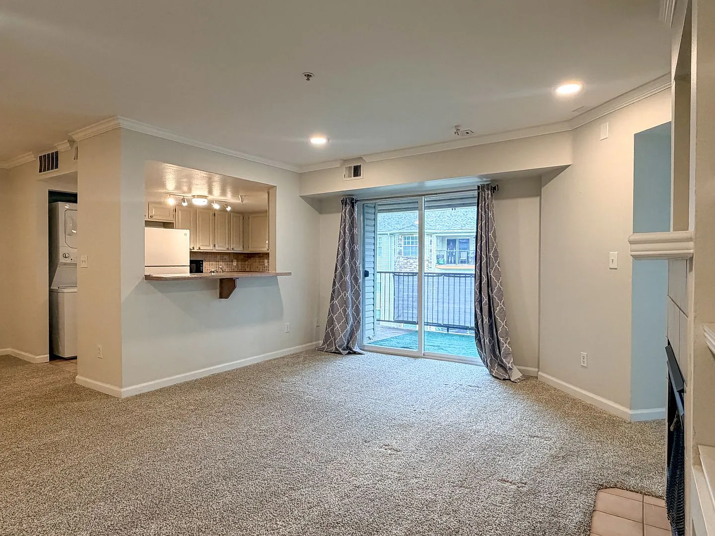 Beautiful 3 Bedroom Condo in Littleton! — Photo 2