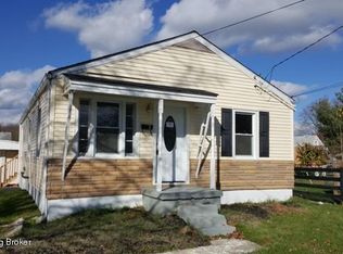 9103 Prospect St, Lyndon, KY 40242