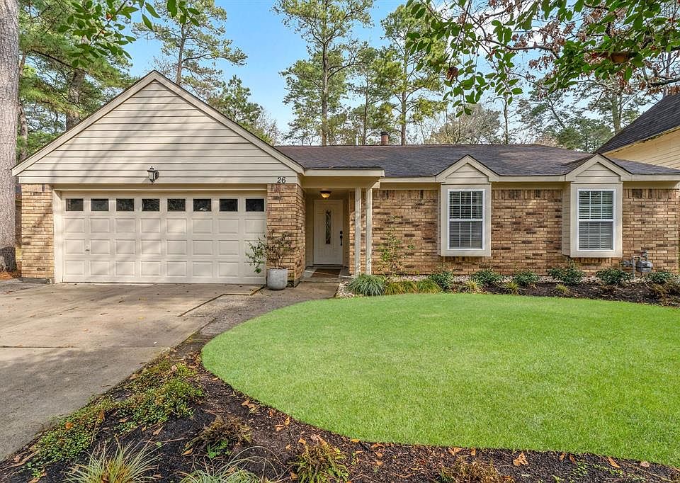 Welcome Home to this darling single story in The Woodlands- Sylvan Forest!