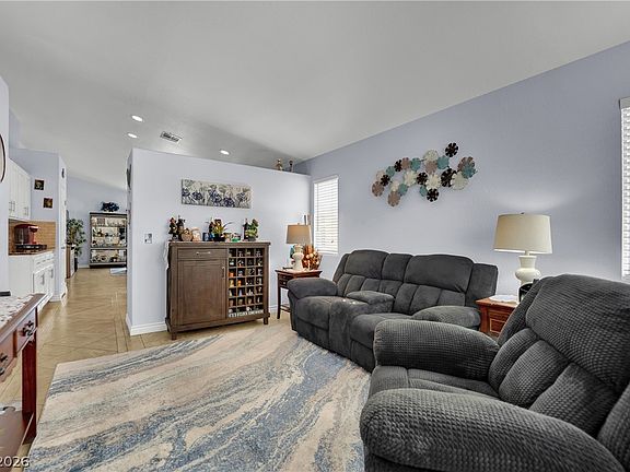 4th image of 4664 Swaying Palms Dr