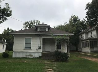 1328 Pine Bluff St, Paris, TX 75460