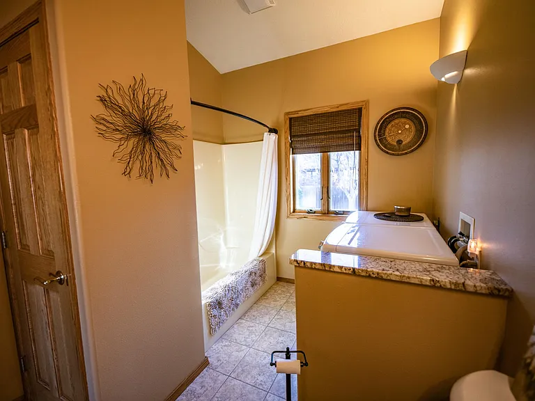 616 Swan Ct — Photo 5