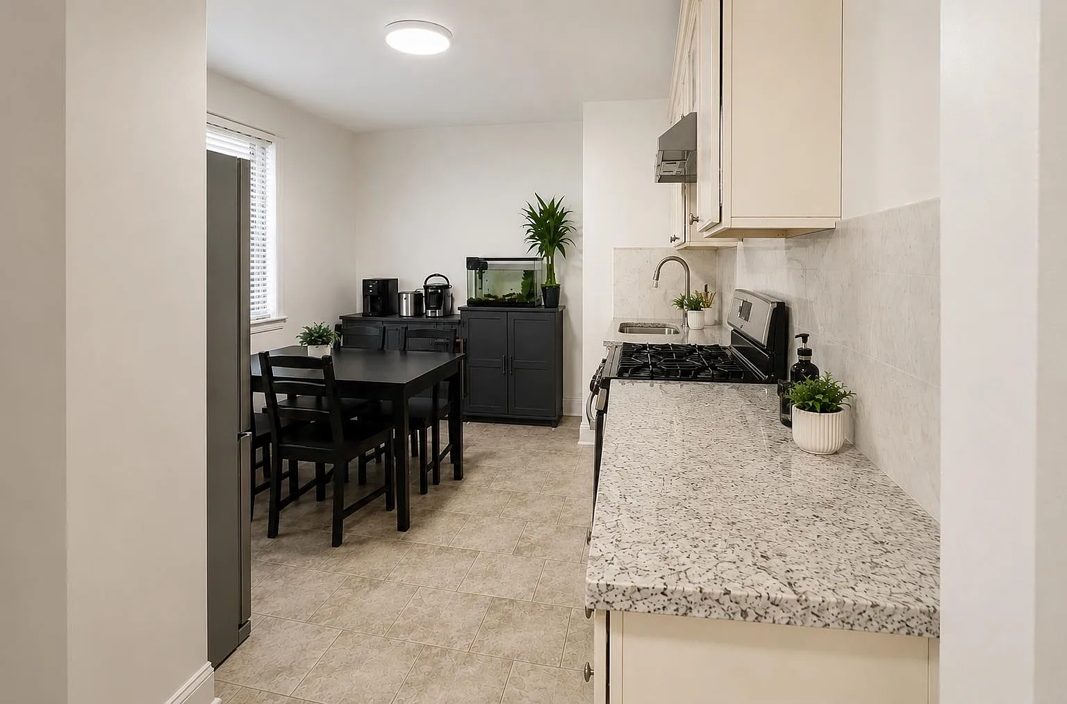 3 bed, 1.5 bath, $3,050 — Photo 2