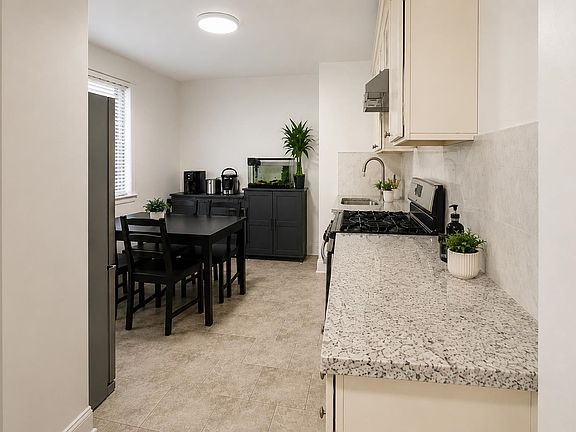 2nd image of 73 Sanford Pl #2